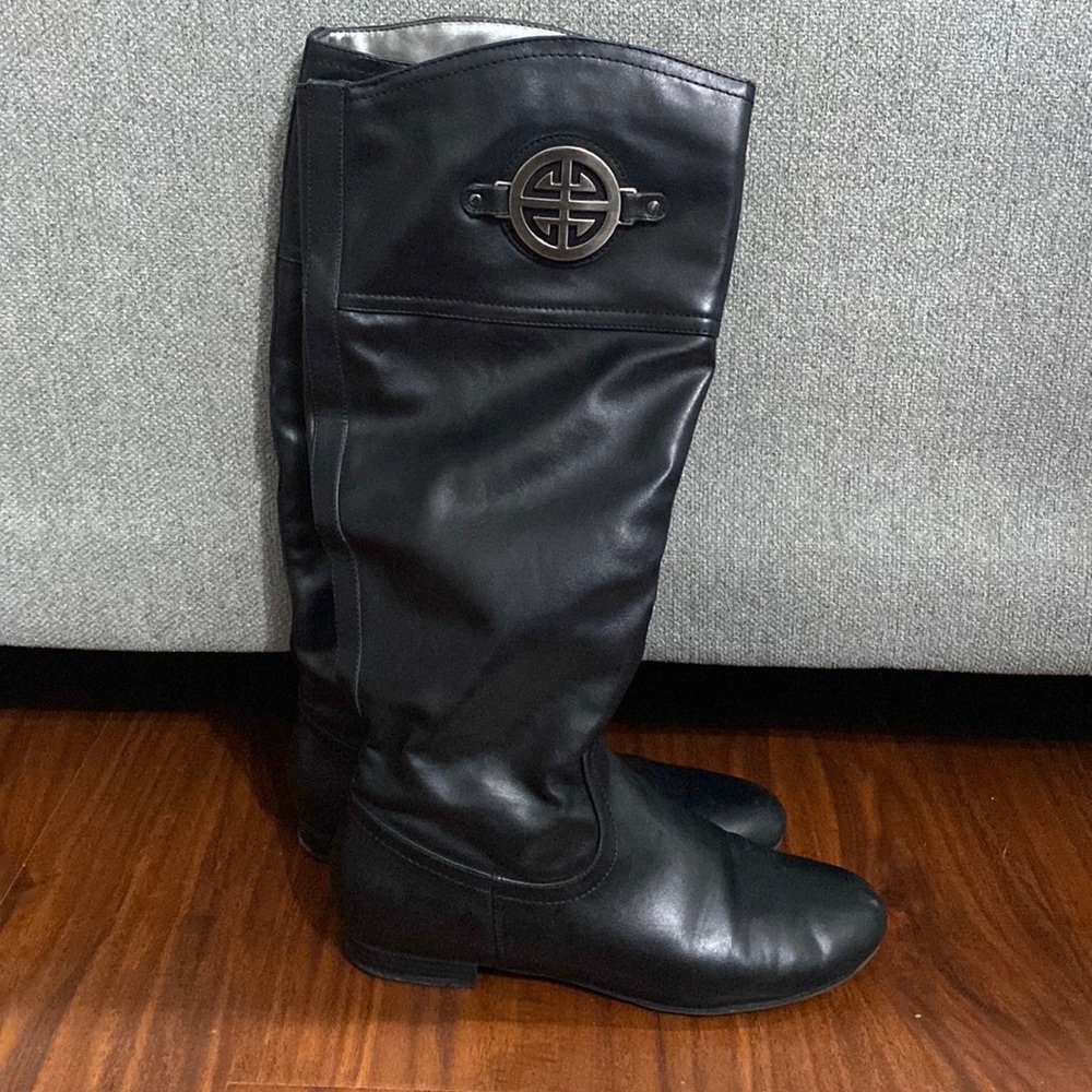 Black boots